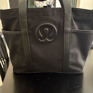 Lululemon Daily Pocket Tote